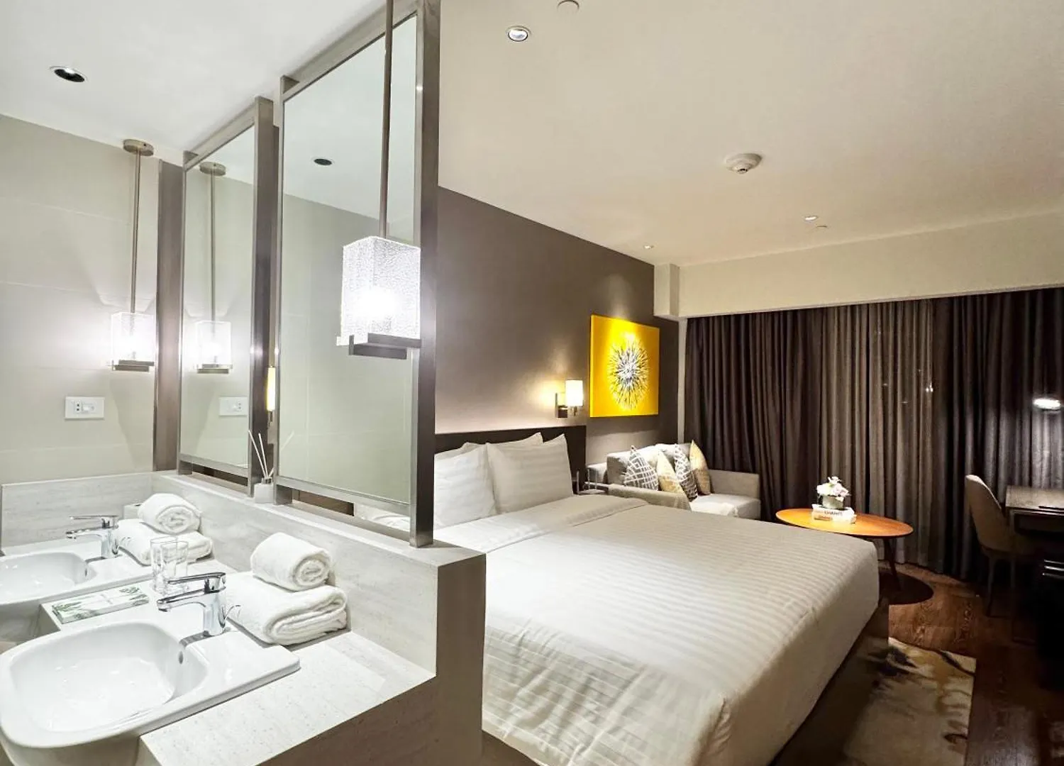Rockwell View King Suites Mandaluyong
