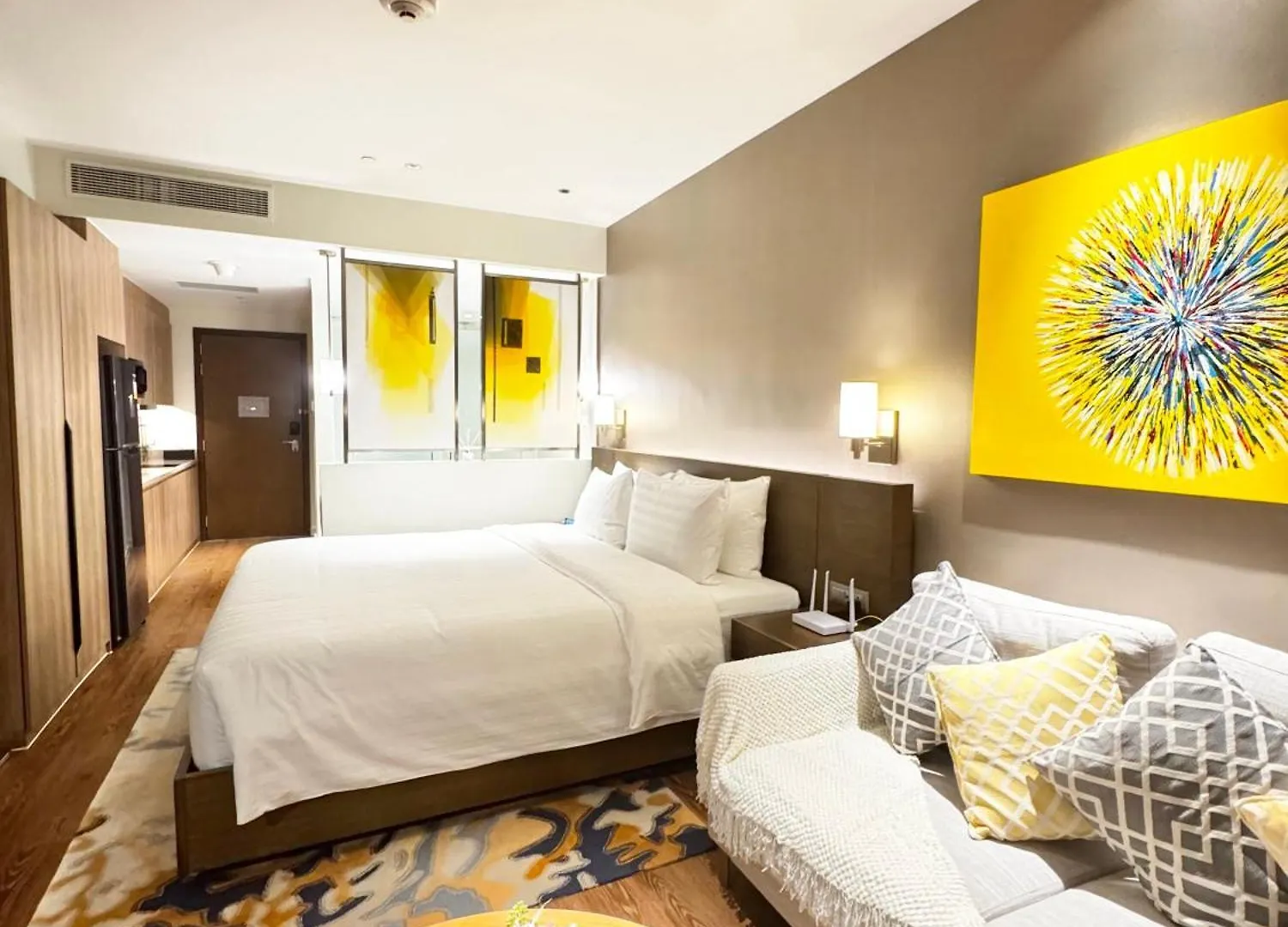 Rockwell View King Suites Mandaluyong