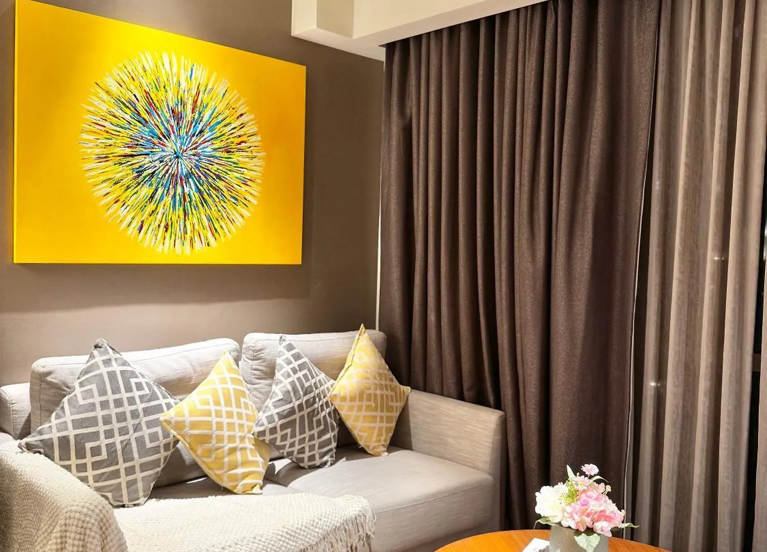 Rockwell View King Suites Manila Aparthotel