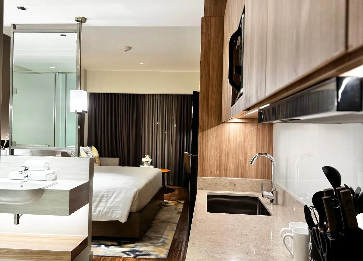 Rockwell View King Suites Manila 0*,  Philippines